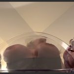 NikkiSims 19 10 27 Baby Oil Glass Full_68732594920e1.jpeg
